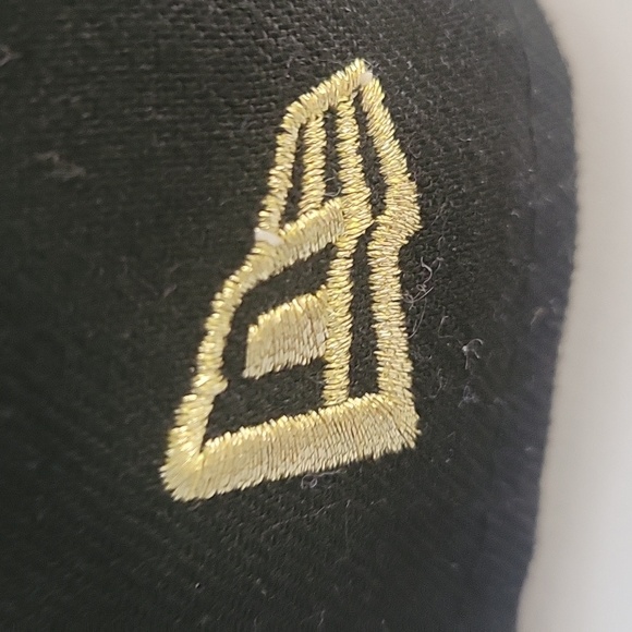 CHAMPIONS NBA RAPTORS 2019 HAT ONE SIZE FITS MOST BLACK AND WHITE WITH HOLD TRIM - Picture 6 of 10